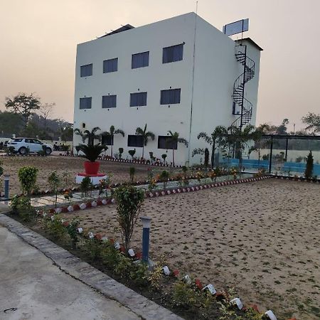 The Velvet Sky Hotel & Resort Bahraich Exteriér fotografie