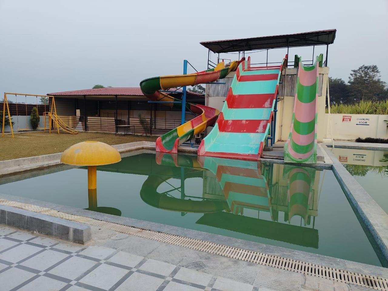 The Velvet Sky Hotel & Resort Bahraich Exteriér fotografie